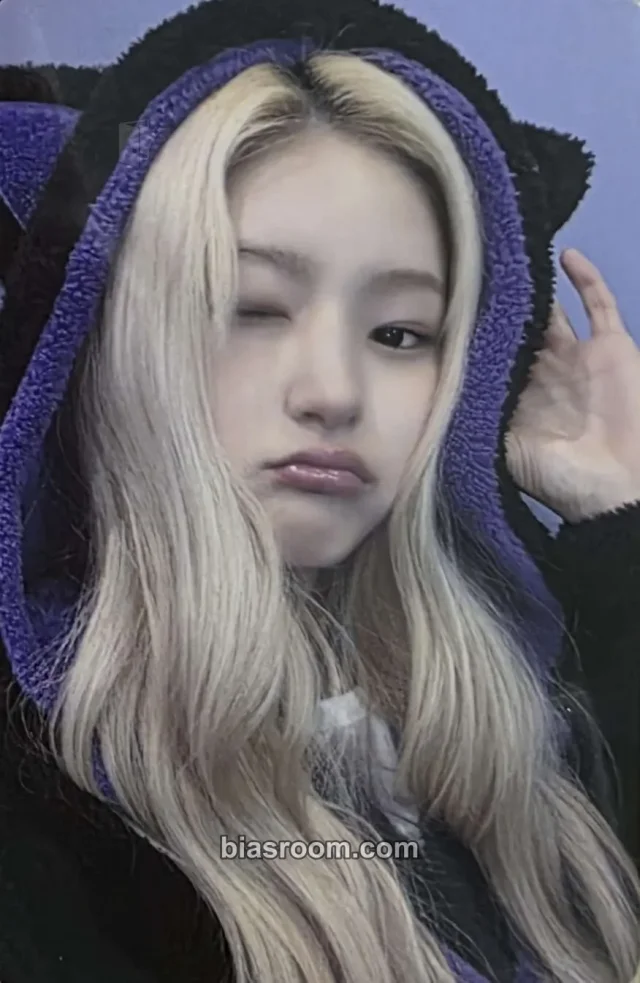 Haneul KISS OF LIFE SWEAT K-pop photocard
