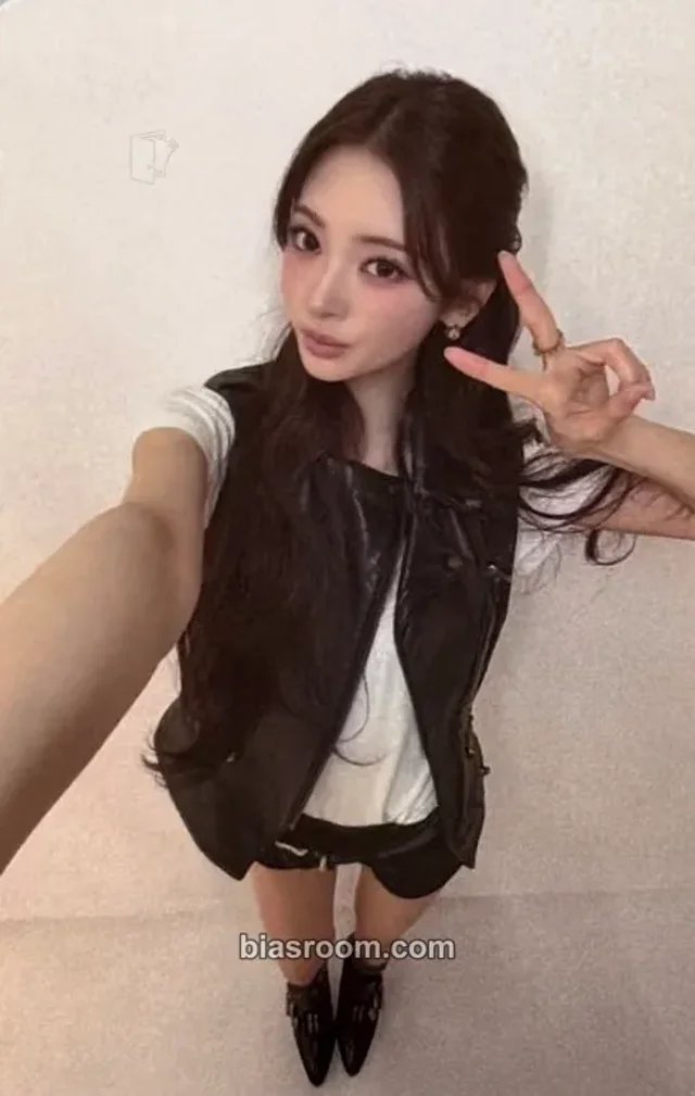 Anna MEOVV GO HARD K-pop Photocard