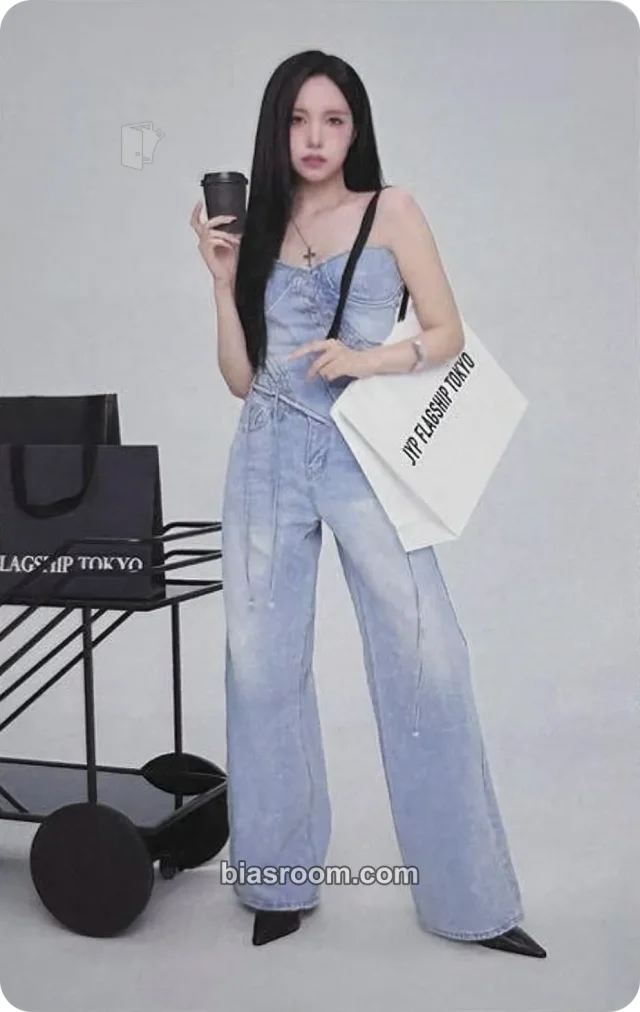 Photocard K-pop di Mina TWICE JYP FLAGSHIP TOKYO