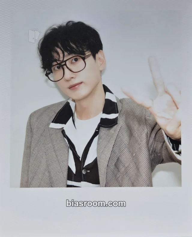 Eunhyuk SUPER JUNIOR 2026 Season's Greetings - Detectives : Case File 2026 Top Secret K-pop photocard
