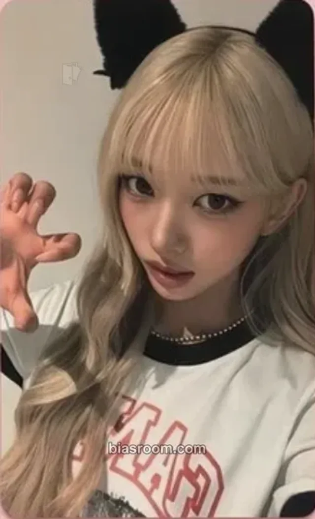 Photocard K-pop Sooin MEOVV BITE NOW