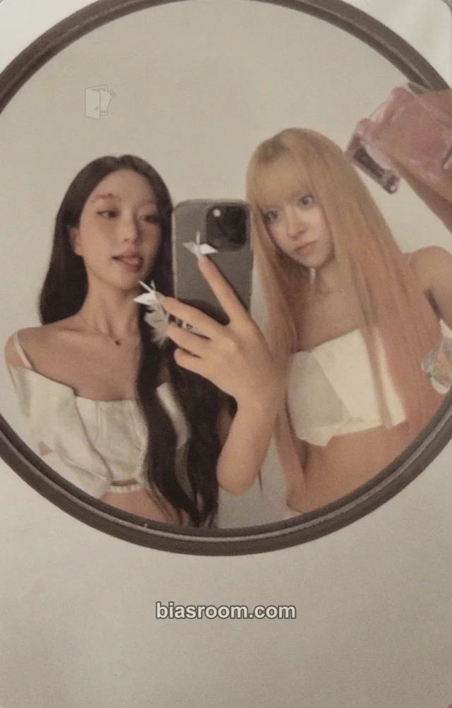 NMIXX Strange Muse K-pop Photocard