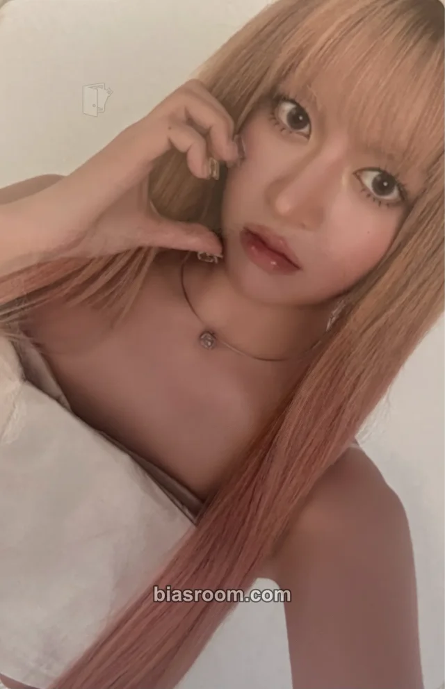 Lily NMIXX Strange Muse K-pop photocard