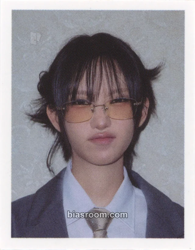 Magenta QWER Algorithm's Blossom K-pop photocard