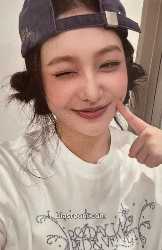 Yeri Red Velvet A Day in Red & Velvet K-pop photocard