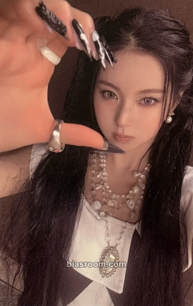 Kyujin NMIXX Strange Muse K-pop Photocard