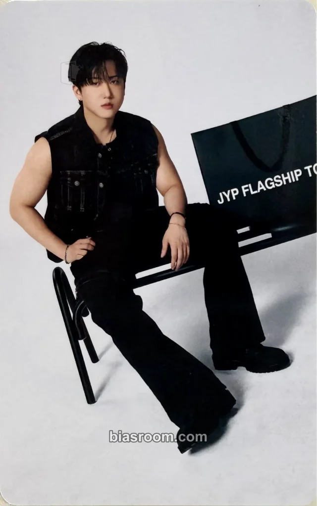 Photocard K-pop Changbin Stray Kids JYP Flagship Tokyo