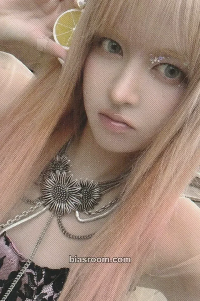 Lily NMIXX Strange Muse K-pop photocard