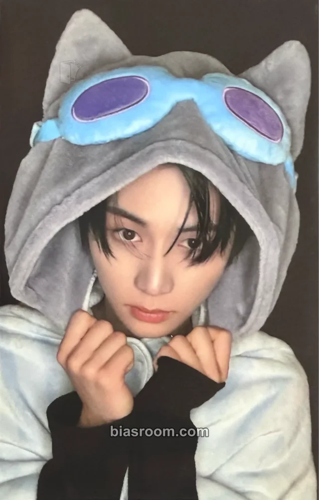 Taesan BOYNEXTDOOR BBNEXDO in Sweet Dreams K-pop photocard