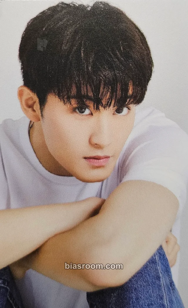 Mark NCT 127 2022 Season’s Greetings K-pop photocard