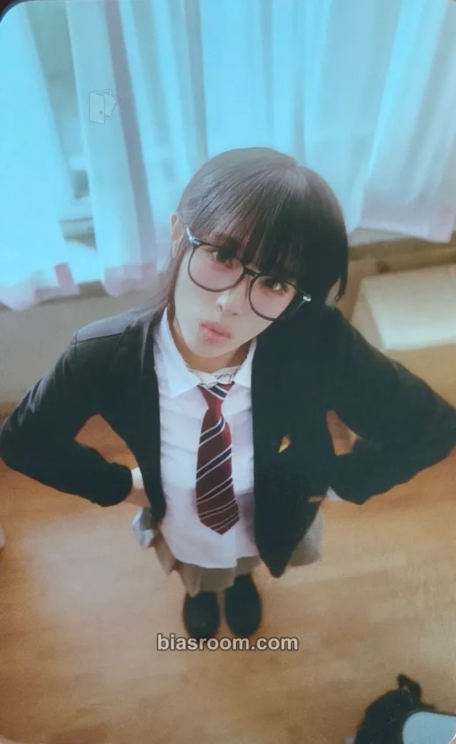 Yena Yena 2025 Yena 1st Concert "Travelling To The World!" K-pop photocard