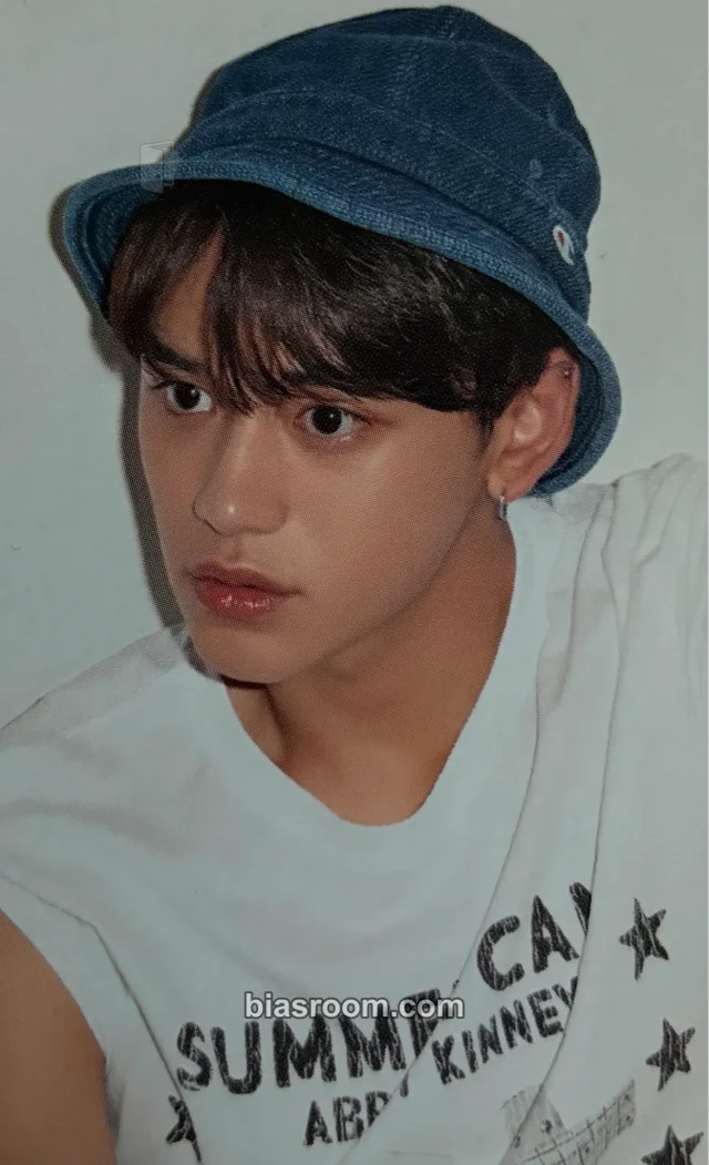 Lucas WayV 2020 Season's Greetings K-pop photocard