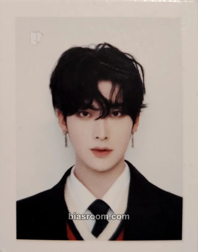 Ricky ZEROBASEONE 2026 Seasons Greetings ‘(0_1) World’ K-pop photocard