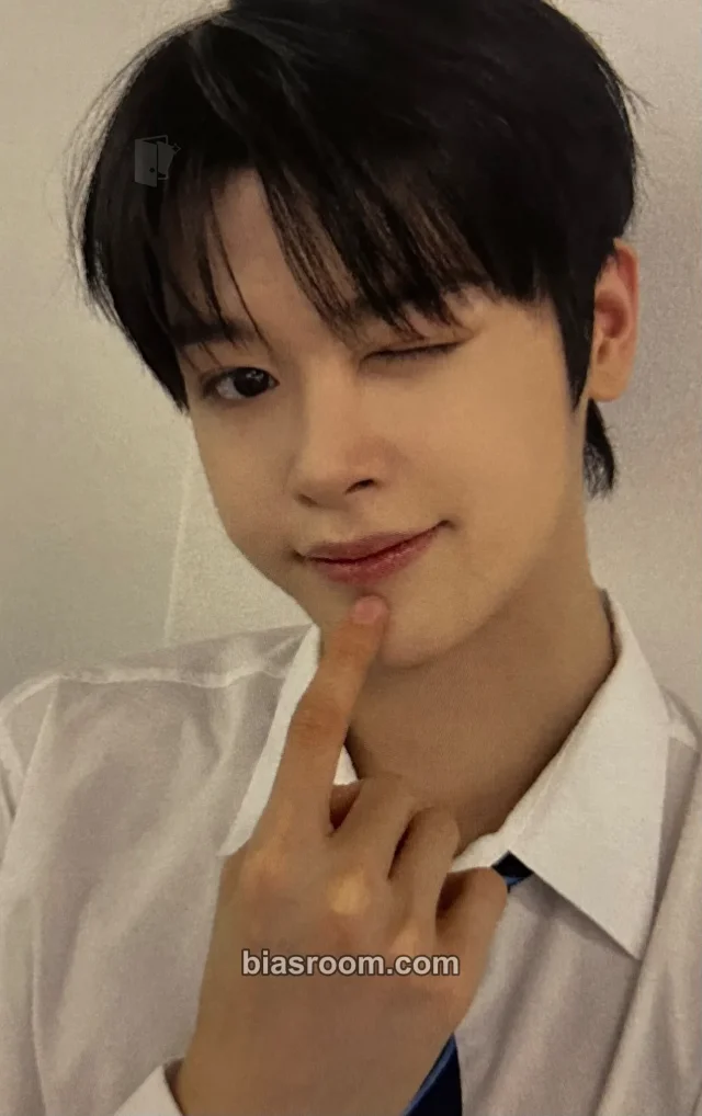 Photocard K-pop Ma Jingxiang CLOSE YOUR EYES blackout