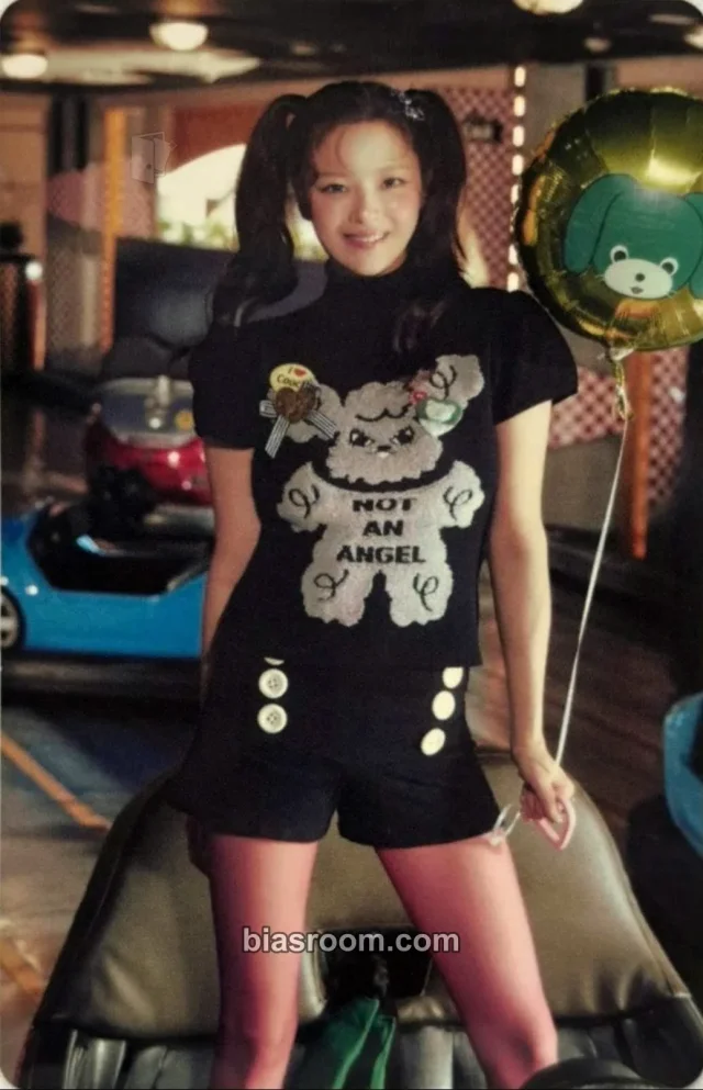 Photocard K-pop Jeongyeon TWICE TWICE The Thrill (11th Anniversary Pop-Up)