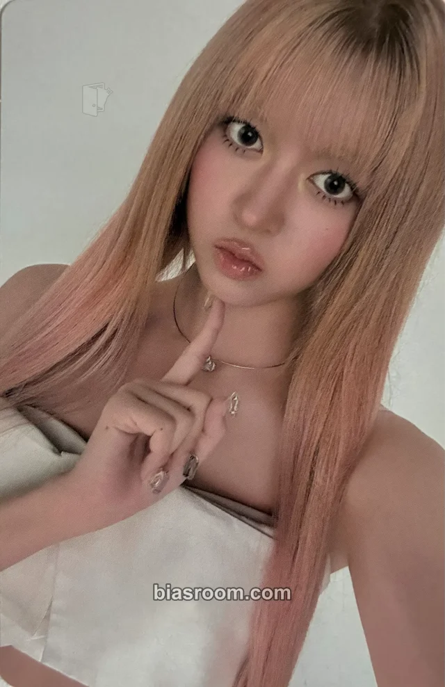 Lily NMIXX Strange Muse K-pop photocard