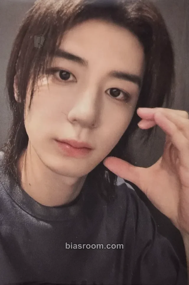 Leehan BOYNEXTDOOR BBNEXDO in Sweet Dreams K-pop photocard