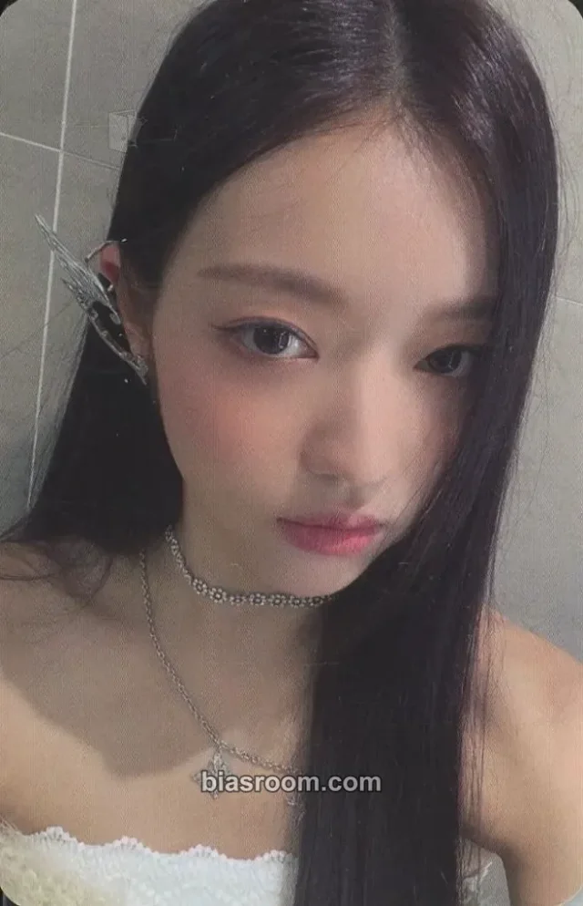 YooA OH MY GIRL Golden Hourglass K-pop photocard