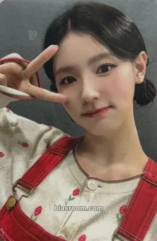 Miyeon i-dle 2023 M Countdown K-pop photocard