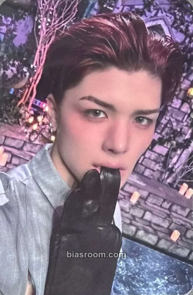 Maki &TEAM Mark on Me K-pop photocard