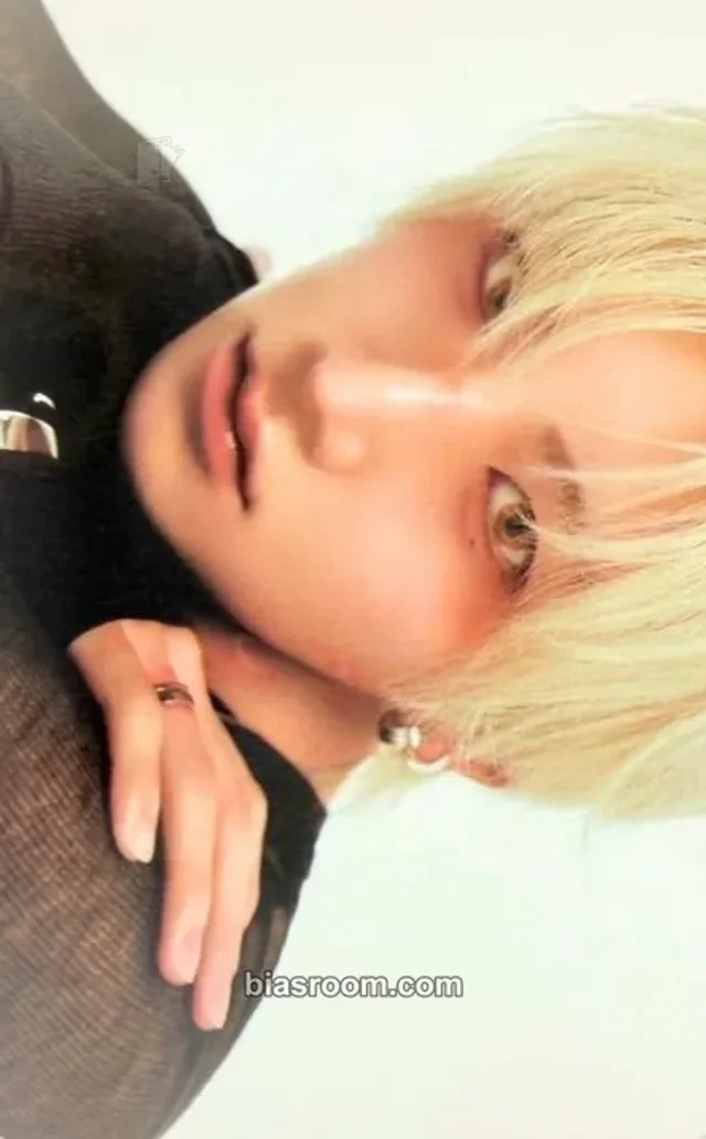 Yuma &TEAM Mark on Me K-pop photocard