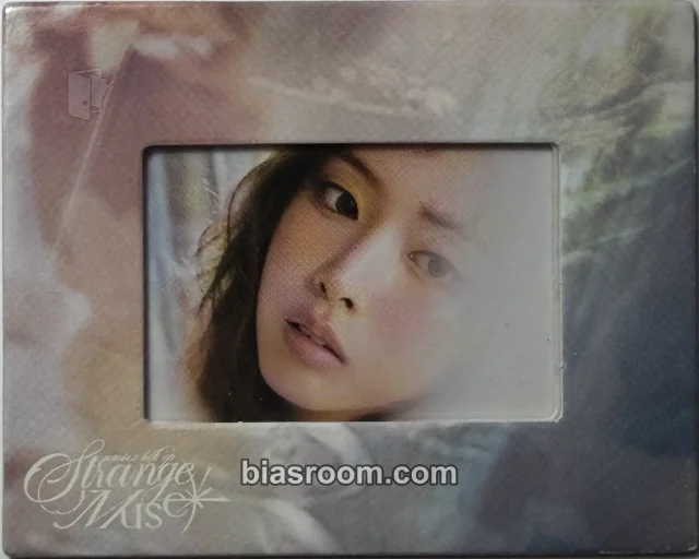 Photocard K-pop de Jiwoo NMIXX Strange Muse