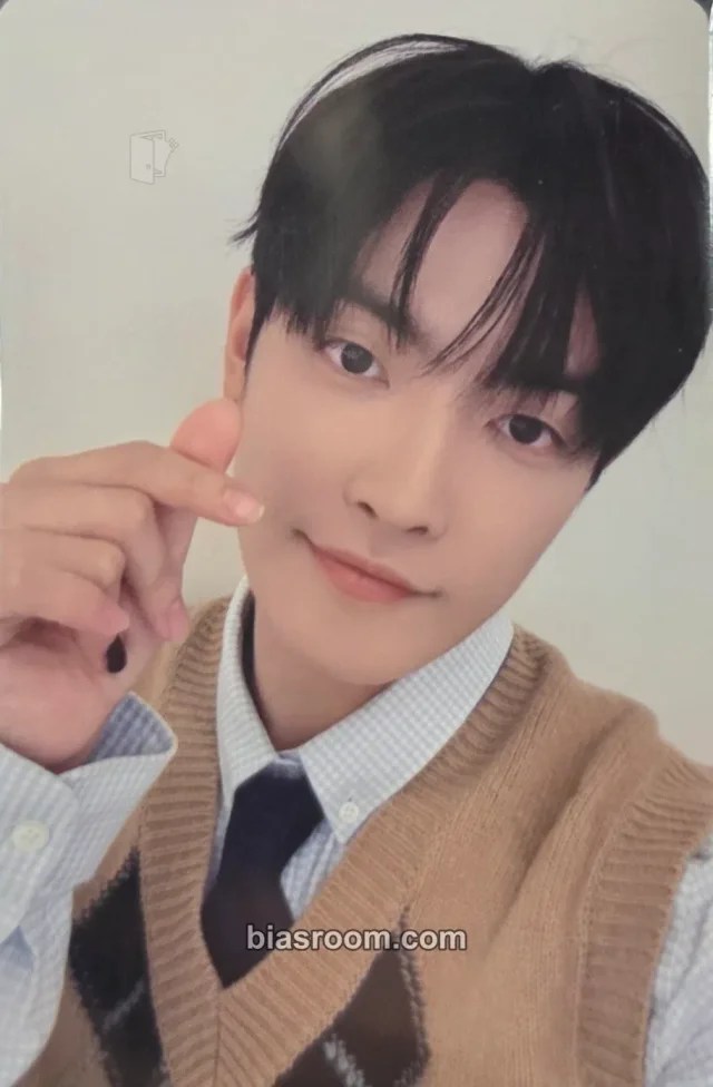 Photocard K-pop di Hongjoong ATEEZ 8IRTHDAY: OUR ETERNAL STARS