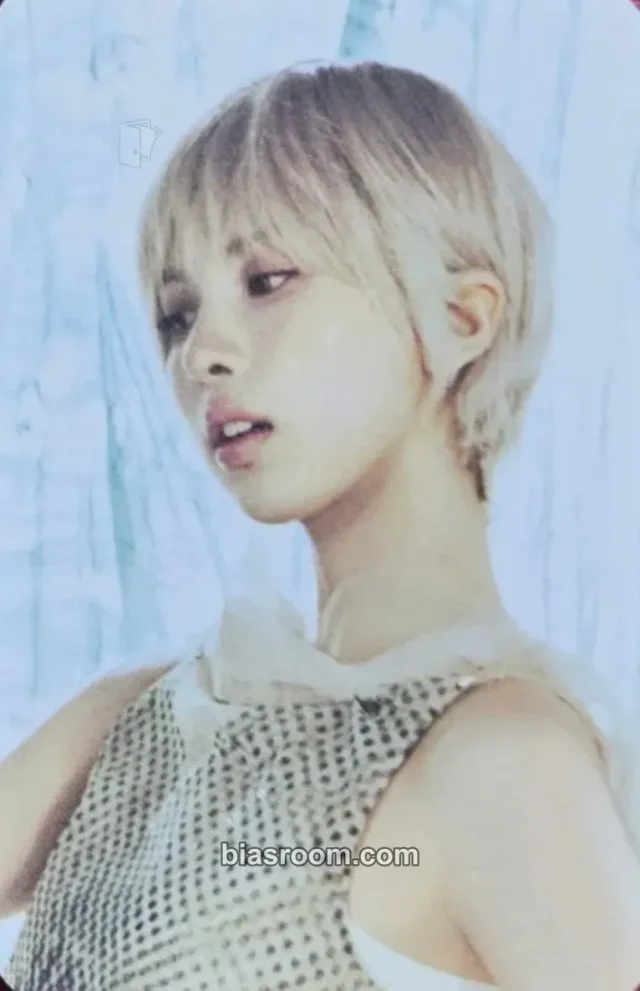 Photocard K-pop de Bae NMIXX Strange Muse