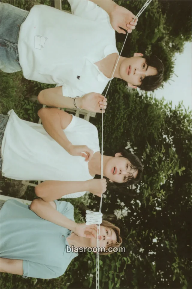 SF9 2ND PHOTOBOOK K-pop photocard