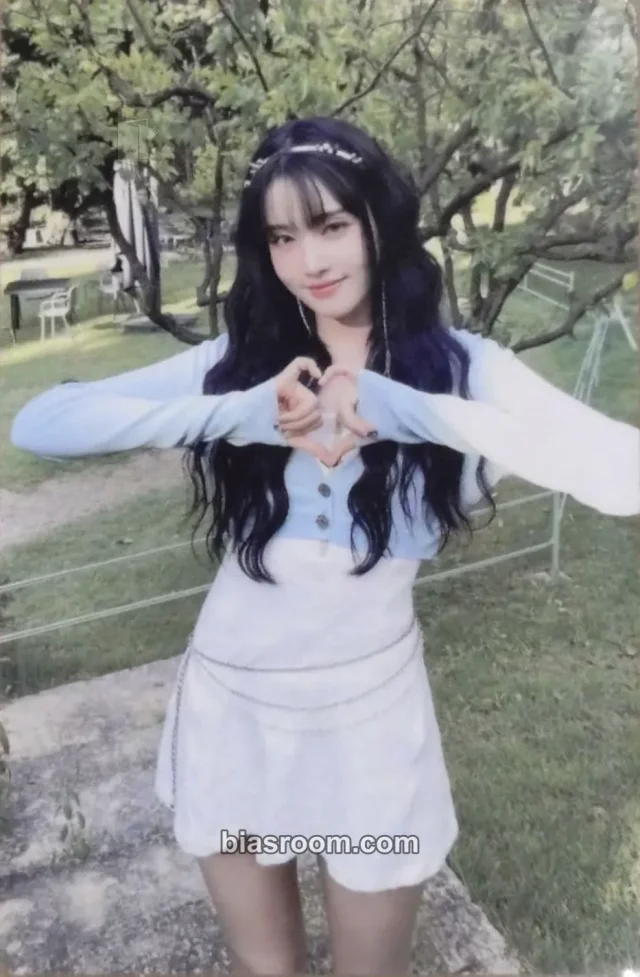 Yoon STAYC GPT (Japanese Ver.)/ Tell Me Now K-pop photocard