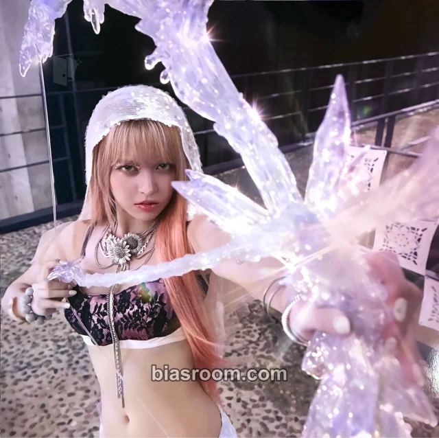 Lily NMIXX Strange Muse K-pop photocard