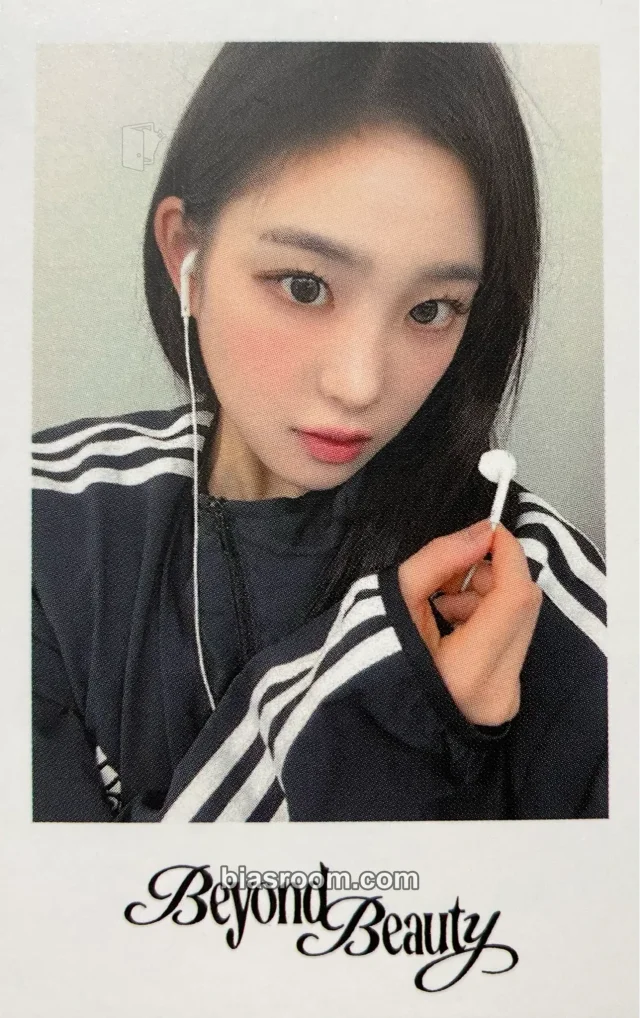 Jiyeon tripleS Beyond Beauty K-pop Photocard