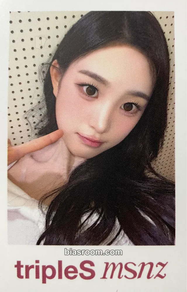Jiyeon tripleS Beyond Beauty K-pop photocard