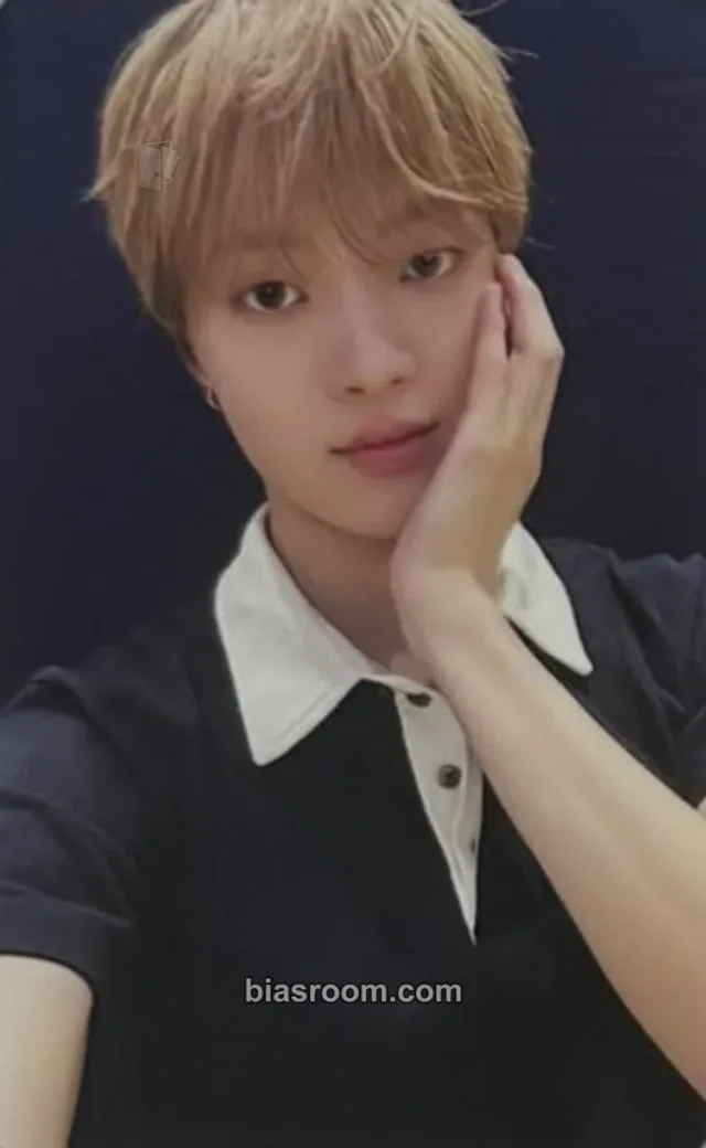 Photocard K-pop di EJ &TEAM Mark on Me