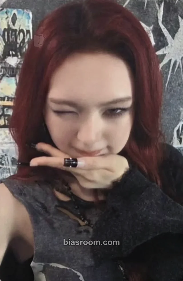 Chiquita BABYMONSTER DESERVE K-pop photocard