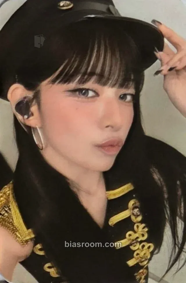 Chaeyoung fromis_9 2026 ASIA TOUR <TOMORROW GLOW.> K-pop photocard