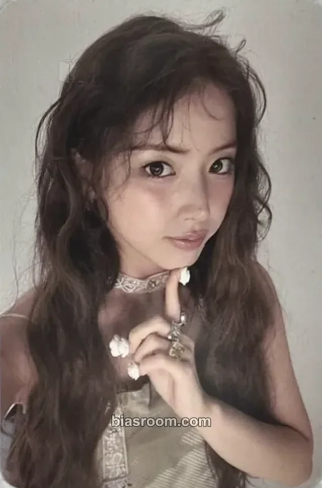 Jiwoo NMIXX Strange Muse K-pop photocard