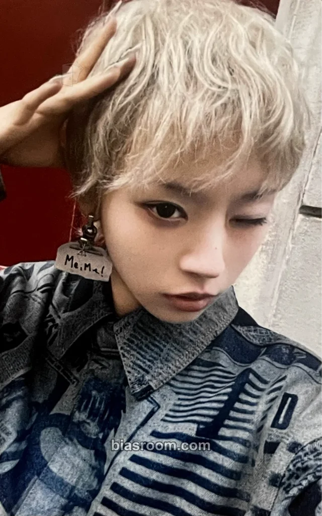 Photocard K-pop di Moka ILLIT MAMIHLAPINATAPAI
