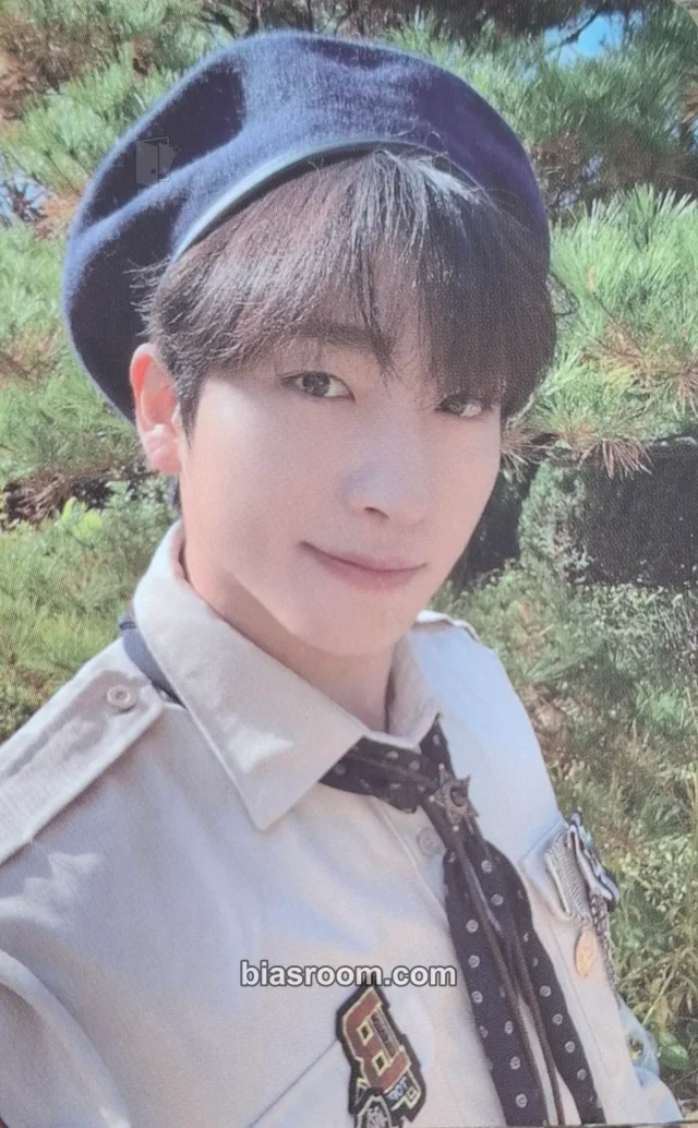 Sangyeon THE BOYZ 2023 SEASON'S GREETINGS [THE BOYZ SCOUT] K-pop photocard