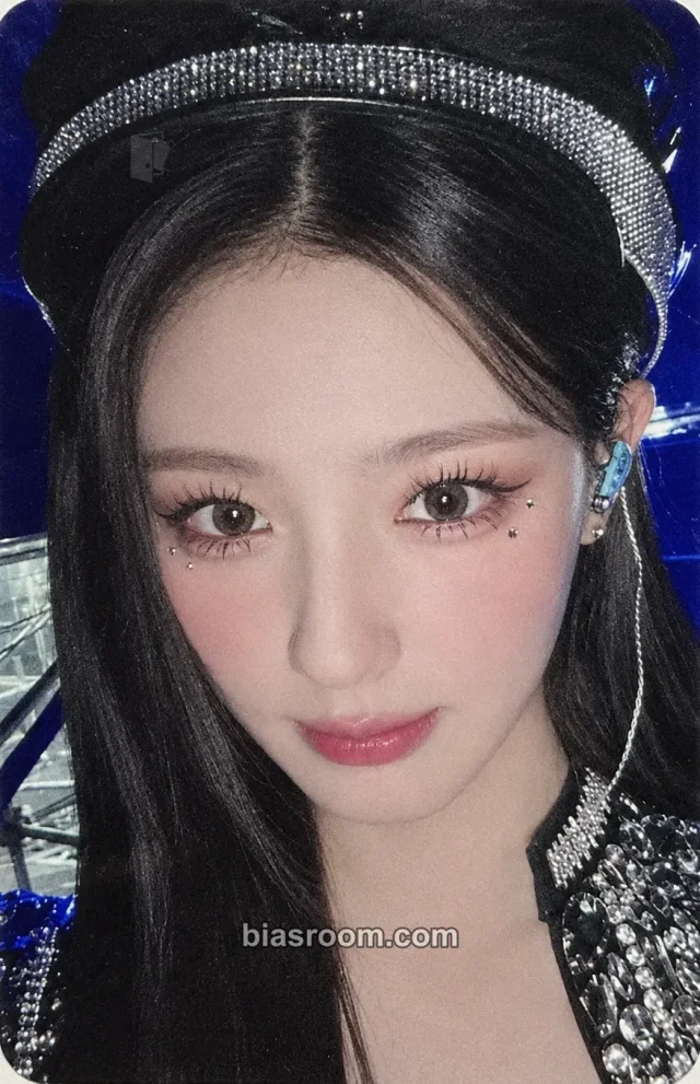 Photocard K-pop de Miyeon i-dle 2024 World Tour [i-DOL]