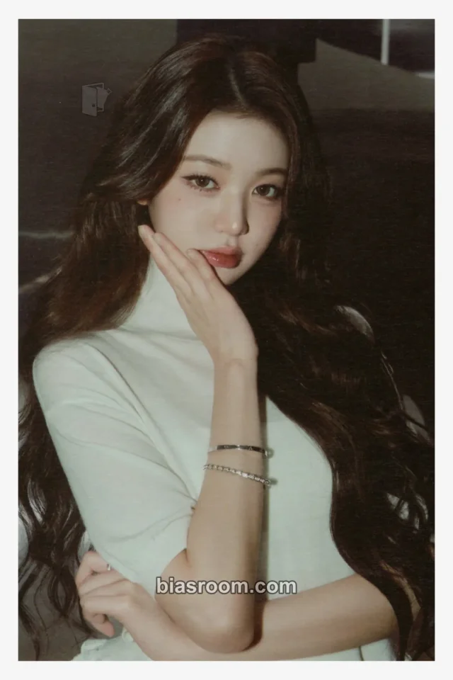 Wonyoung IVE 𝗗’𝗙𝗘𝗦𝗧𝗔 𝗧𝗛𝗘 𝗢𝗥𝗜𝗚𝗜𝗡 K-pop photocard