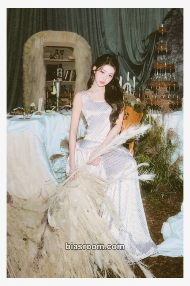 Wonyoung IVE 𝗗’𝗙𝗘𝗦𝗧𝗔 𝗧𝗛𝗘 𝗢𝗥𝗜𝗚𝗜𝗡 K-pop photocard