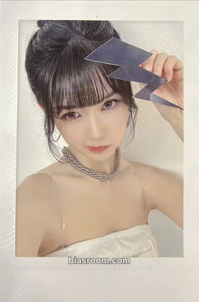 Yubin tripleS LOVE&POP pt.2 K-pop photocard