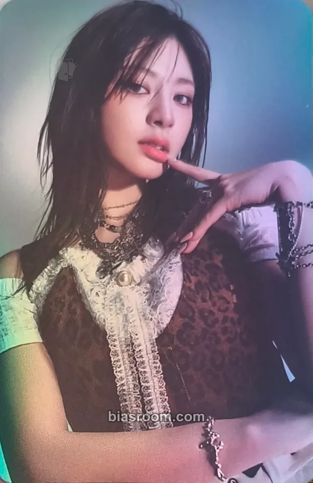 Seeun STAYC Metamorphic K-pop photocard