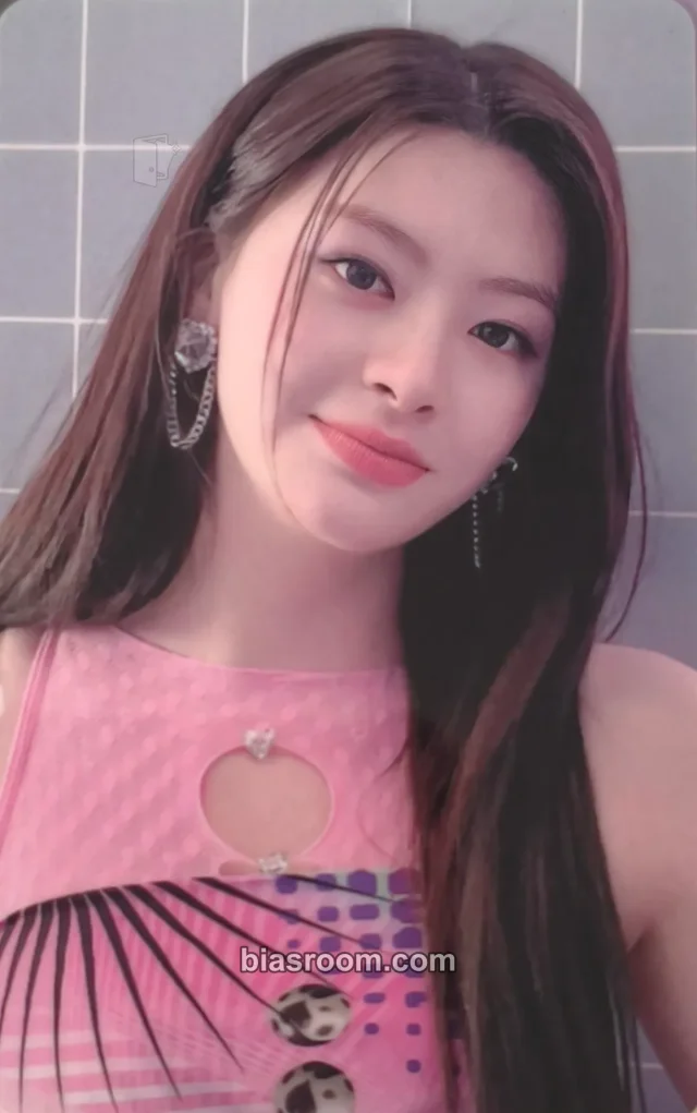 Seeun STAYC YOUNG-LUV.COM K-pop photocard