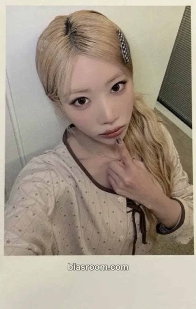 Kim Lip ARTMS Hyper-Ego K-pop Photocard