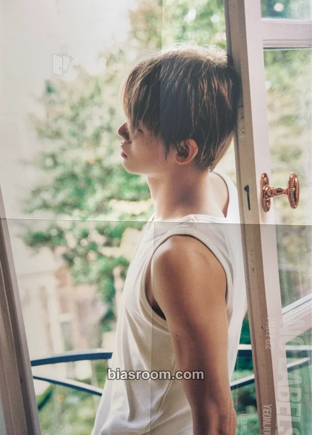 Yeonjun TOMORROW X TOGETHER NO LABELS: PART 02 K-pop photocard