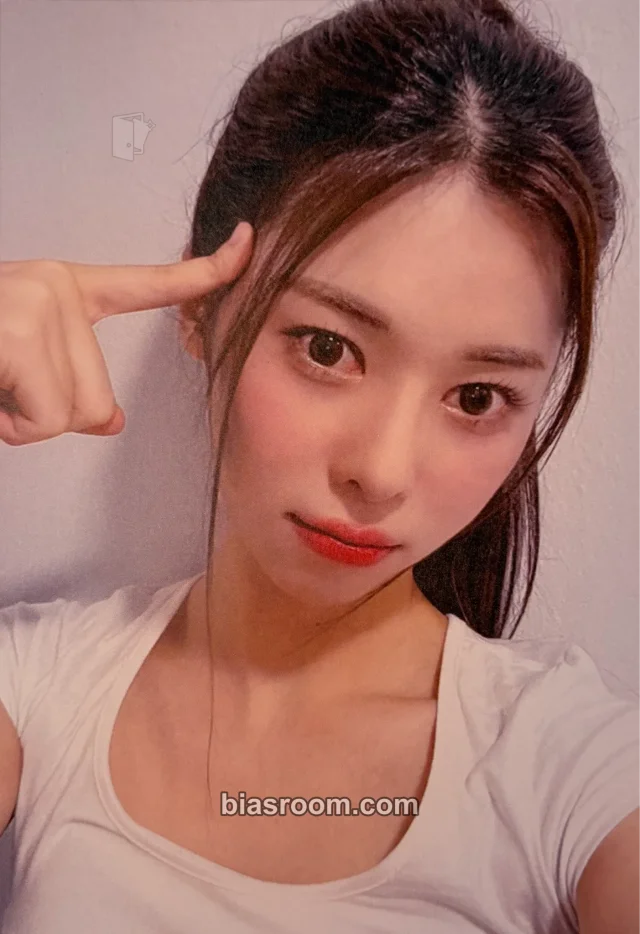 Photocard K-pop Dahyun tripleS Muhan