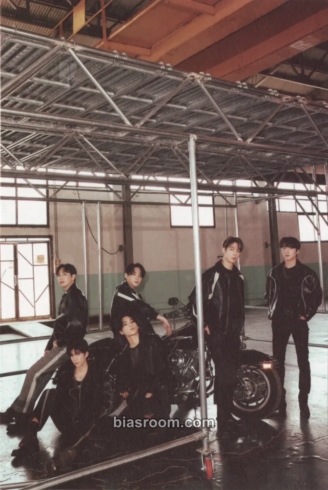 SF9 4TH PHOTOBOOK K-pop photocard