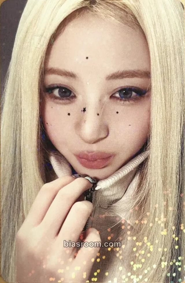 Huh Yunjin LE SSERAFIM Made My Night K-pop photocard